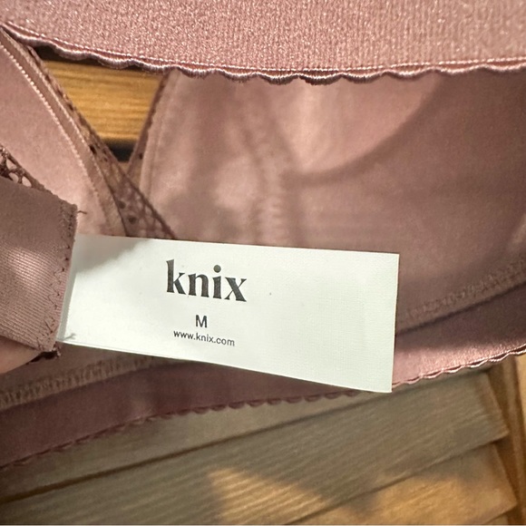 NEW Knix Lace Deep V Bralette - Picture 8 of 8